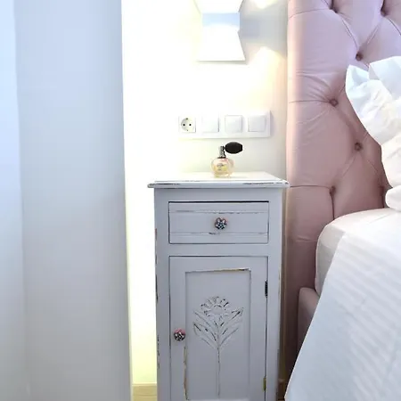 Kallisti The House At The Port *