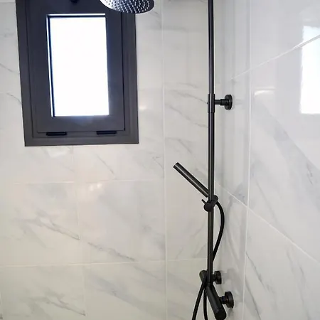 Kallisti The House At The Port