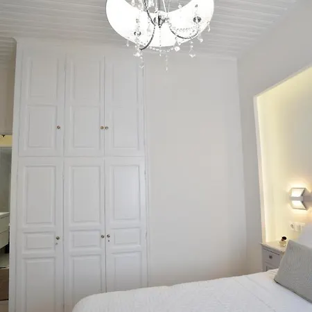 Kallisti The House At The Port