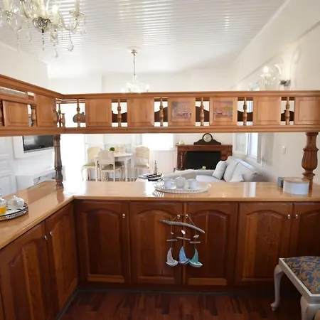 Kallisti The House At The Port Apartment