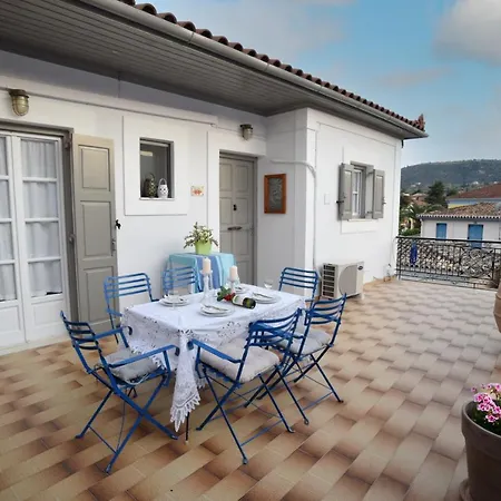 Kallisti The House At The Port Apartment Galaxidi