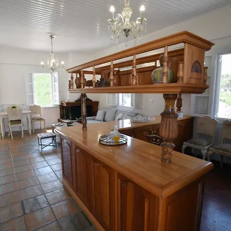 Kallisti The House At The Port Galaxídhion