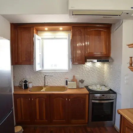 Kallisti The House At The Port